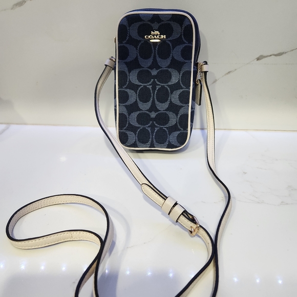 North/South Crossbody In Signature Jacquard NWT - Picture 3 of 11